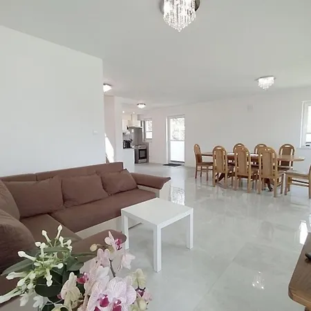 Apartman Pod Debem Zabrzez